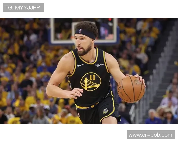 穆迪单节狂砍七记三分球成勇士队史第三位达成此壮举的球员 穆迪单节狂砍七记三分球成勇士队史第三位达成此壮举的球员