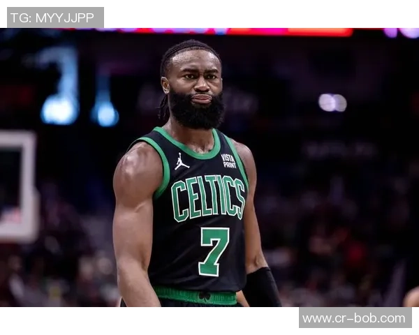 杰伦布朗第三节火力全开8投4中并罚球全中狂砍17分助力球队反击