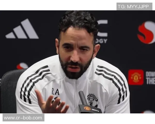 曼联青训小将社交媒体质疑主帅阿莫林引发争议是否应当如此