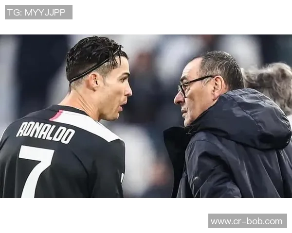 尤文前球员揭露C罗对萨里战术不满用吃草方式表达自己对比赛的理解 尤文前球员揭露C罗对萨里战术不满用吃草方式表达自己对比赛的理解