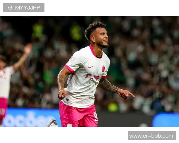 尤文等豪门瞄准本菲卡17岁后卫福尔莫索穆帅称其为新一代小麦